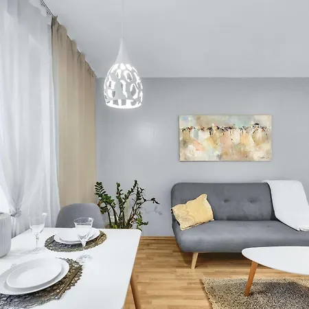 아파트 Stylish Designer With Free Street Parking *