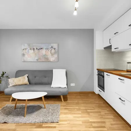 아파트 Stylish Designer With Free Street Parking *