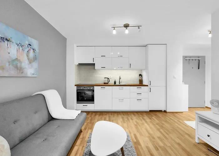 Stylish Designer Stay With Free Street Parking *