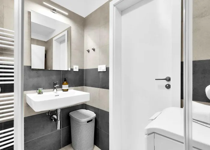 Stylish Designer With Free Street Parking Apartament Bratysława